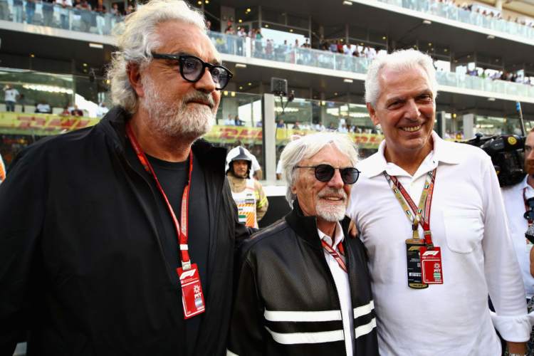 Flavio Briatore ad Abu Dhabi per seguire il suo team di F1