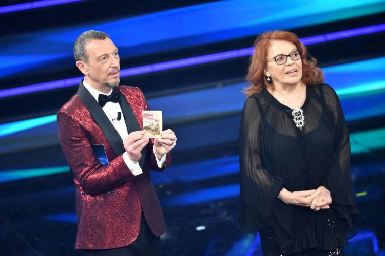 Valeria Fabrizi al 'Festival di Sanremo'