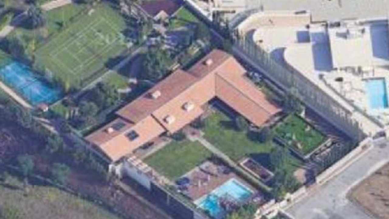 casa totti e ilary blasi (web source)