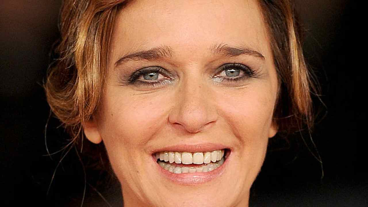 Valeria Golino sorridente