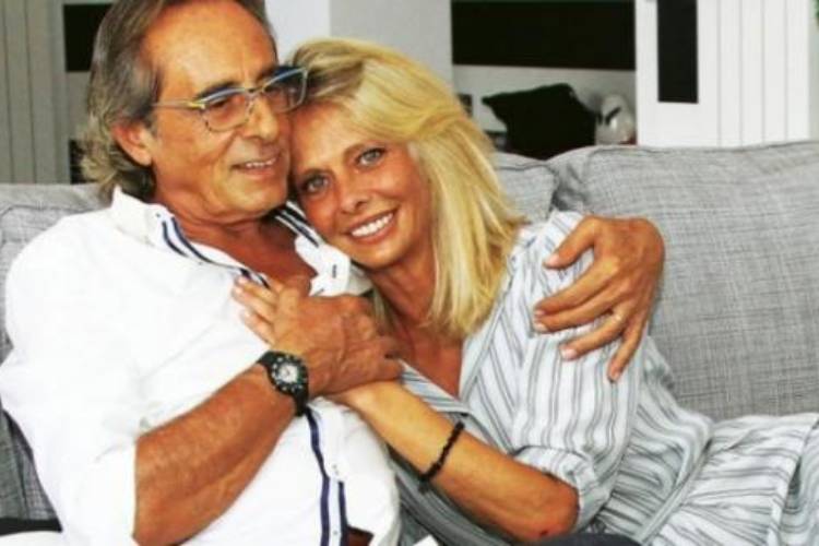 Nino Formicola e sua moglie abbracciati