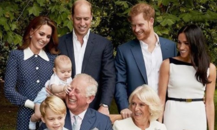 Harry e Meghan foto di famiglia 