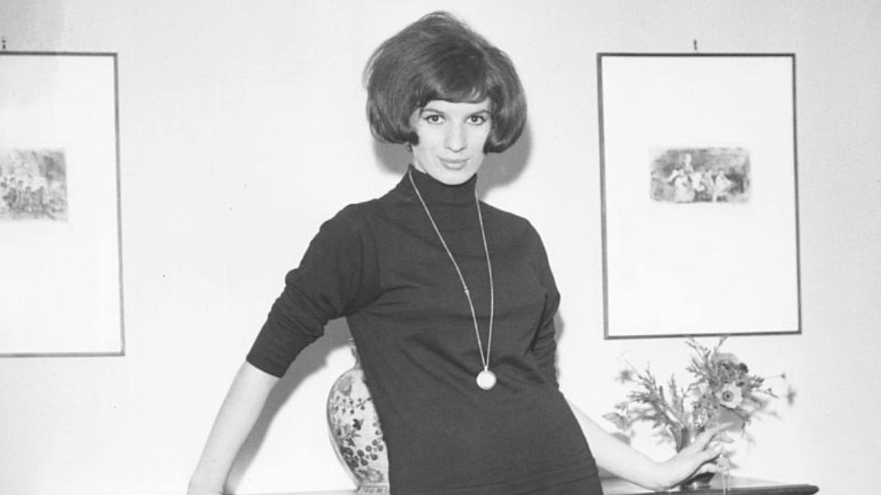 Iva Zanicchi in una foto in bianco e nero