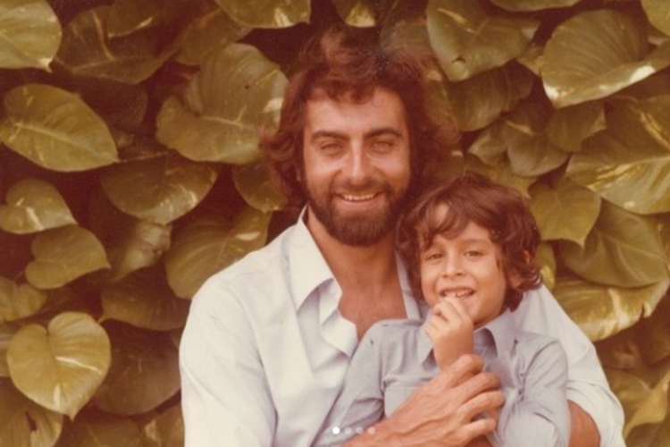 Kabir Bedi con suo figlio