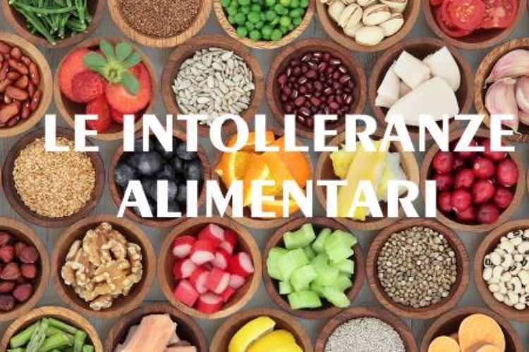 Alcuni cibi con la scritta intolleranza alimentare