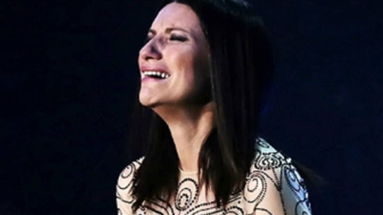 laura pausini (web source)