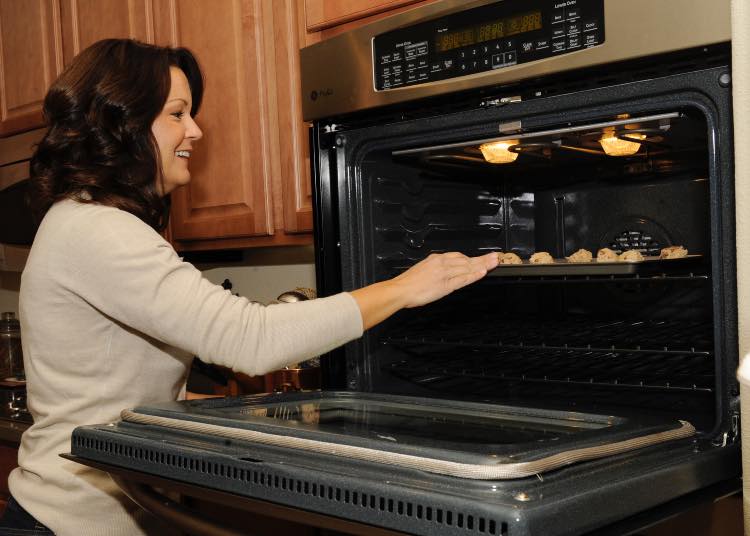 Forno incrostato come farlo tornare a splendere