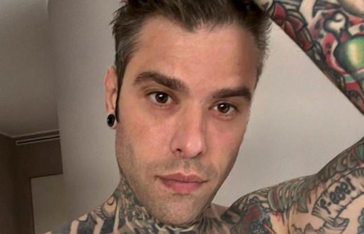 fedez specchio 