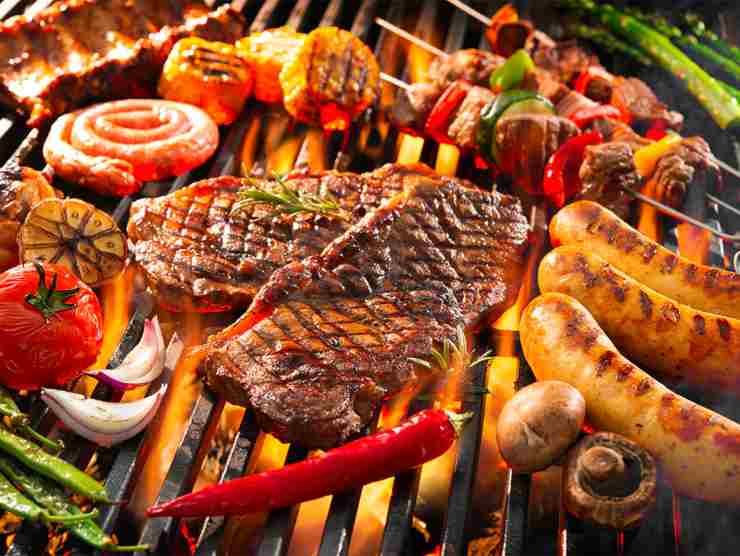 Ecco come fare il barbecue in modo salutare (fonte web) topicnews.it