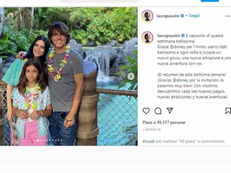 Laura Pausini con la famiglia (Instagram) 3.8.2022 topic news