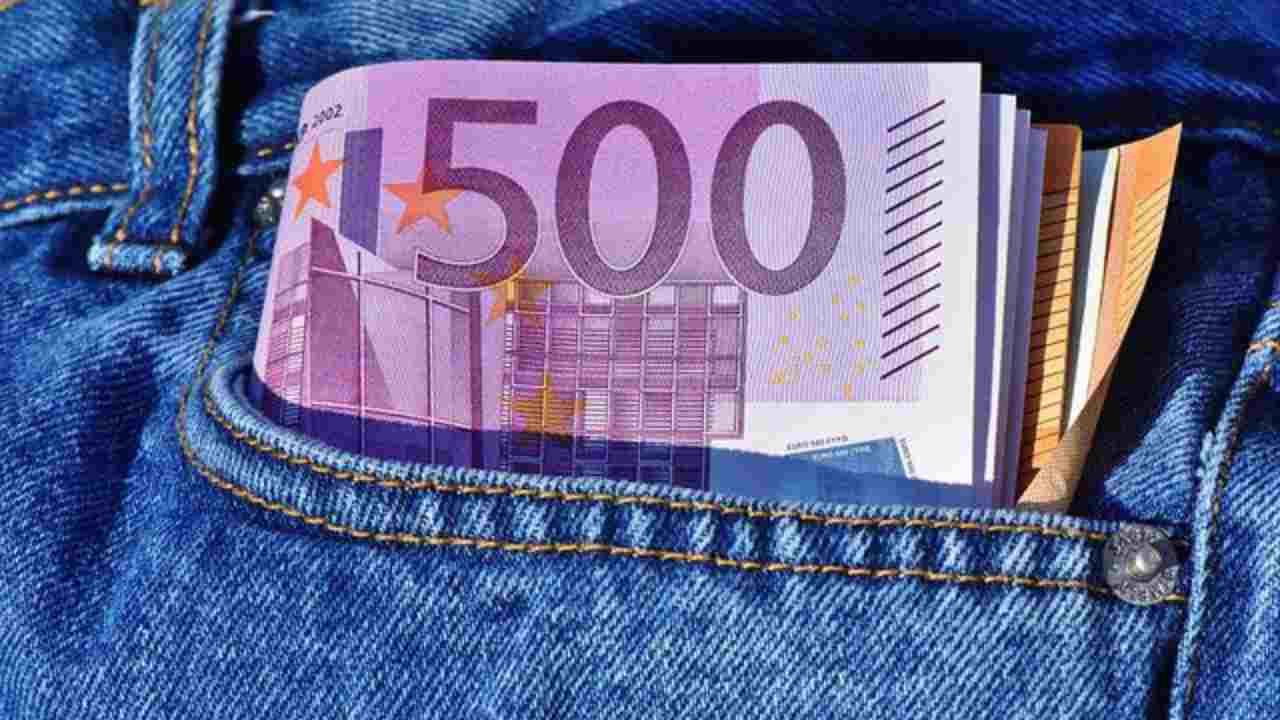 Nuovo Bonus 550 euro per i lavoratori (foto web) Topicnews.it