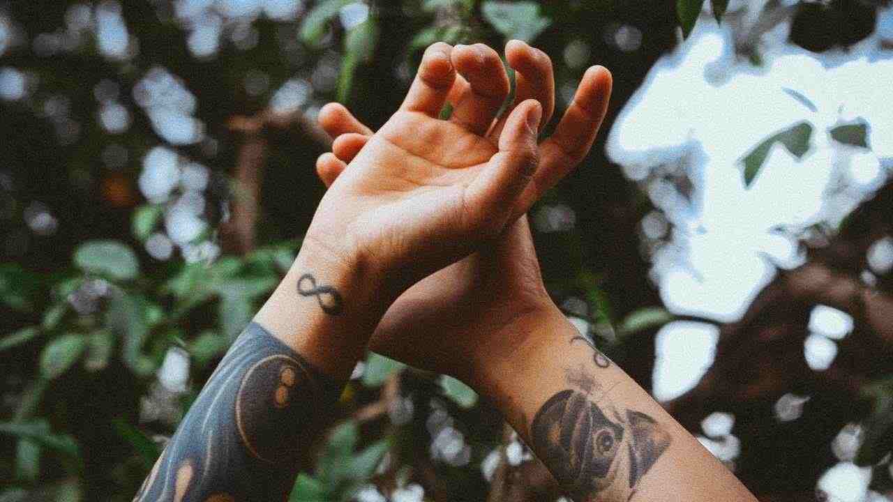 tatuaggi mettono a rischio la salute (fonte web)